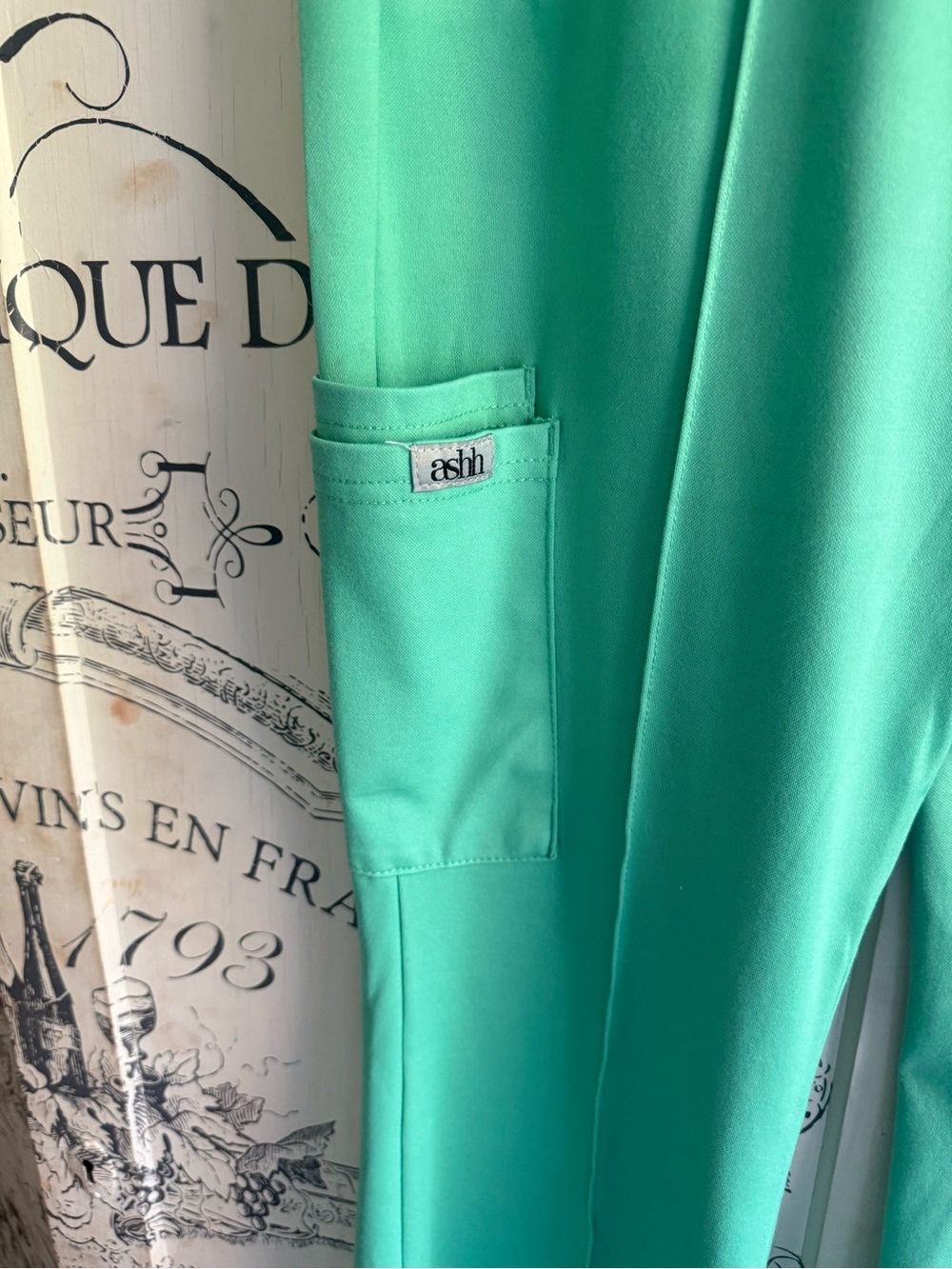 NWT/NWOT “Sold Out” Ashh Cargo Flare Scrub Set - Picture 10 of 16